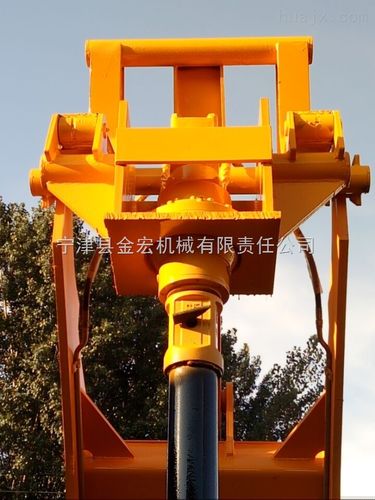 机械赋能 装载机打坑机与打桩钻在机电安装施工中的实战应用